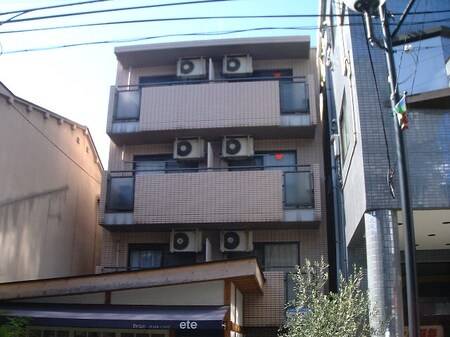 Ｄ´sファースト外観写真