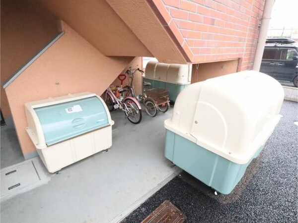 建物設備(ゴミ置き場)