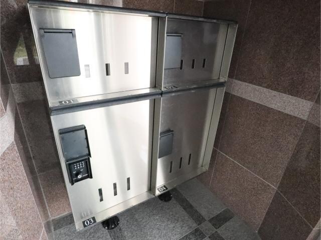 物件外観写真8　(宅配BOX)