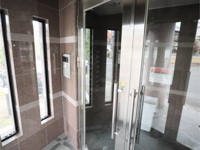 物件外観写真9　(エントランス)