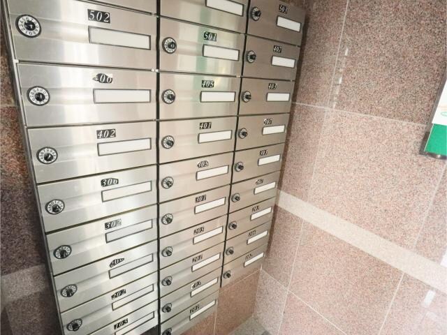 物件外観写真11　(集合郵便受け)
