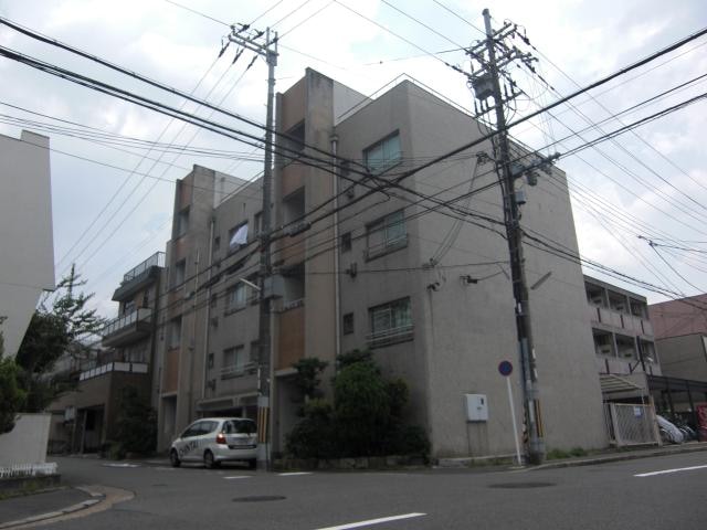 平岡マンションの物件外観写真