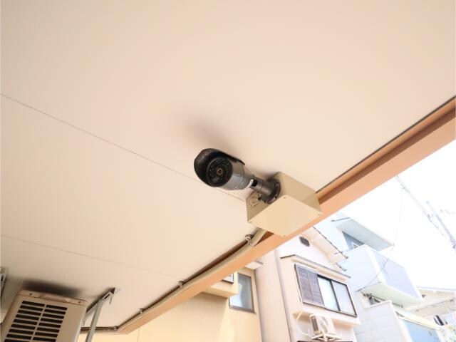 物件外観写真3　(防犯カメラ)