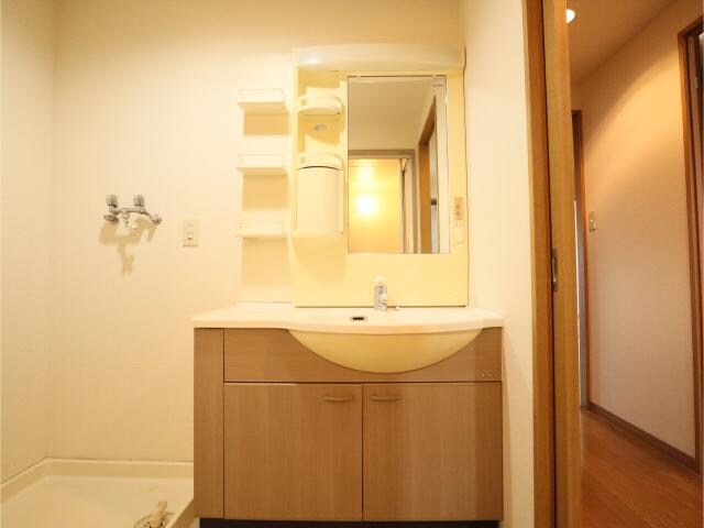 物件内観写真7　(独立洗面)