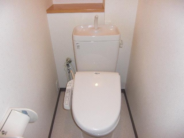 トイレ(ウォシュレット機能付)