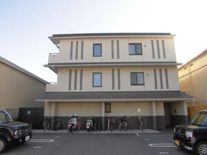 プレッソ鳥羽離宮外観写真