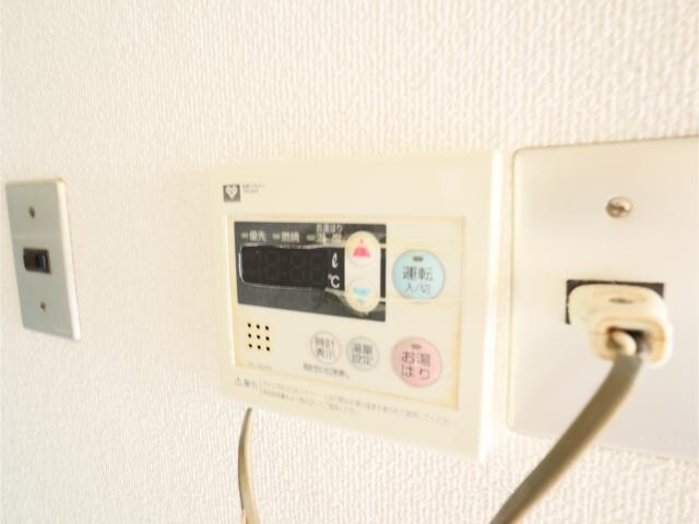 物件内観写真21　(ガス給湯器)