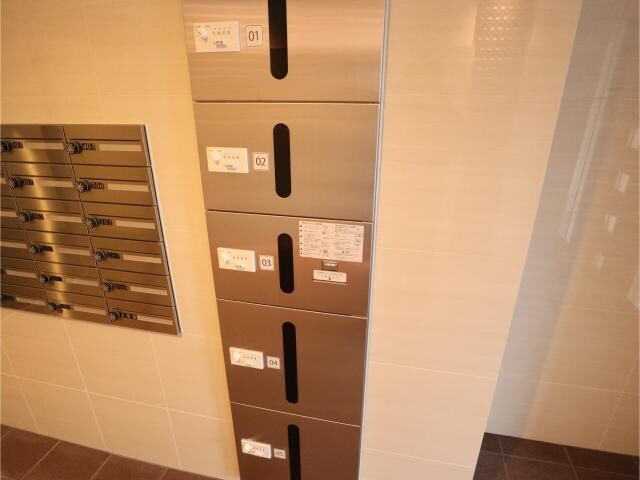 物件外観写真7　(宅配BOX)