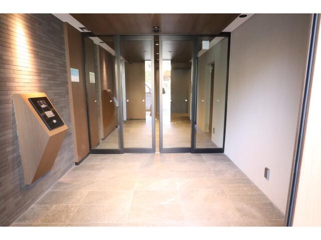 物件外観写真6　(エントランス)