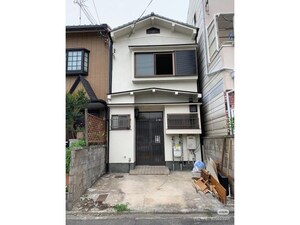 上鳥羽北村山町32-30貸家外観写真