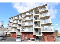 近鉄田原本線 大輪田駅 5階建 築40年の外観写真