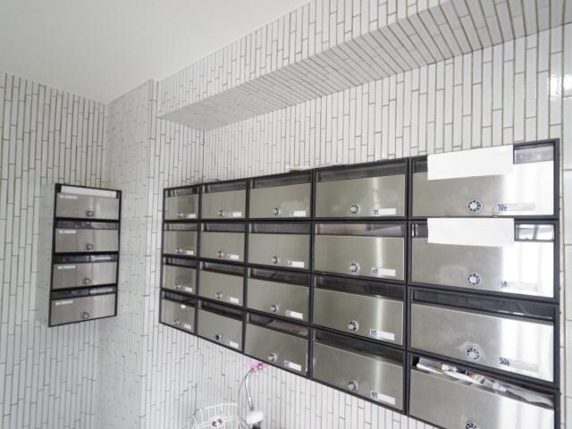 物件外観写真6　(集合郵便受け)