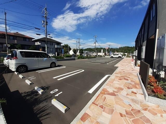 志都美駅 徒歩15分 2階の駐車場