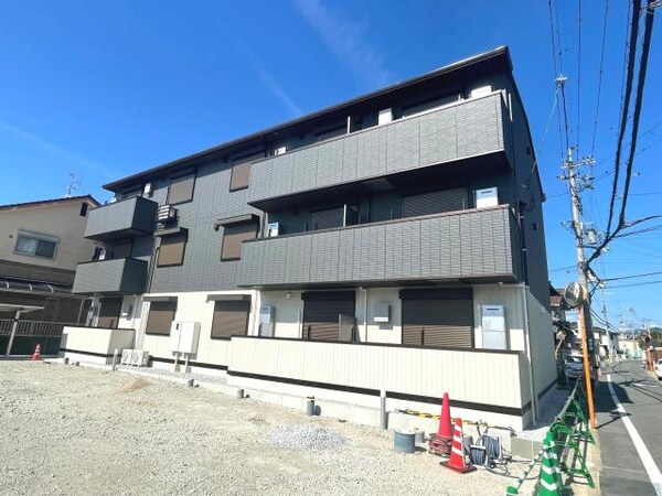 建築中