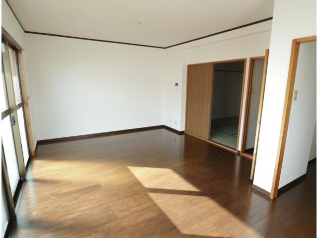 富雄駅 徒歩8分 2階の居室