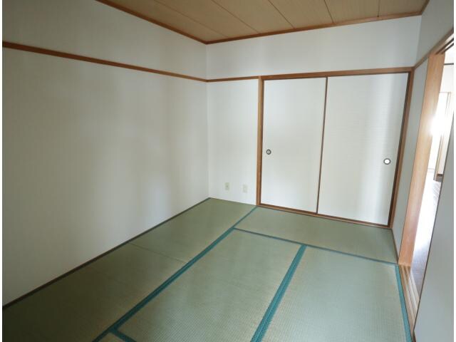 富雄駅 徒歩8分 2階の居室