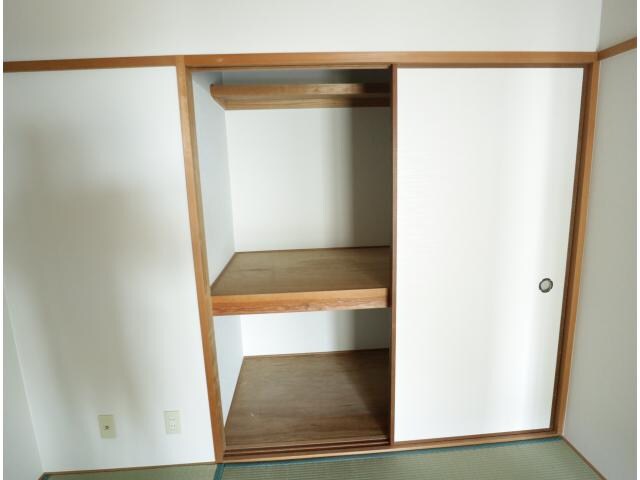 富雄駅 徒歩8分 2階の収納