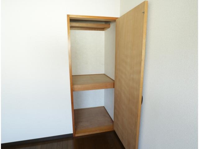 富雄駅 徒歩8分 2階の収納
