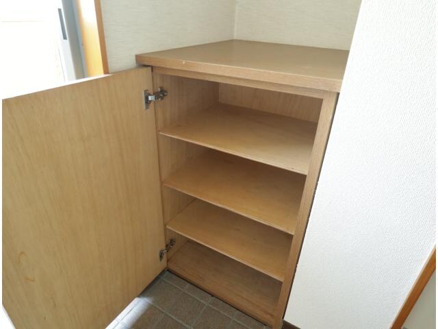 富雄駅 徒歩8分 2階の収納