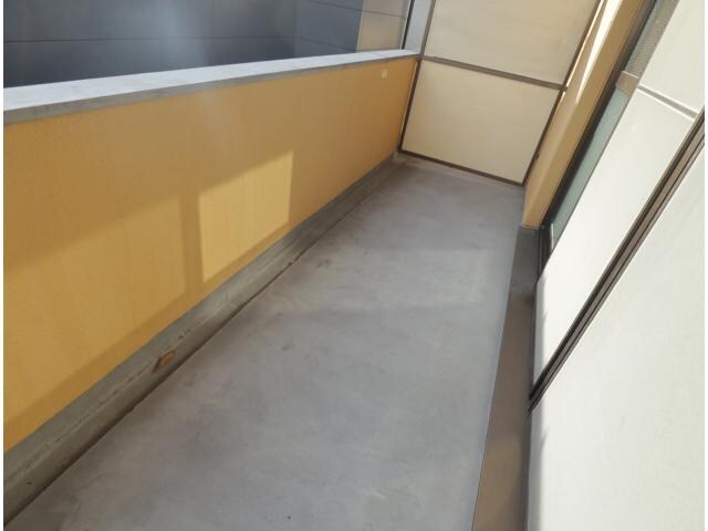 富雄駅 徒歩8分 2階のベランダ・バルコニー・庭