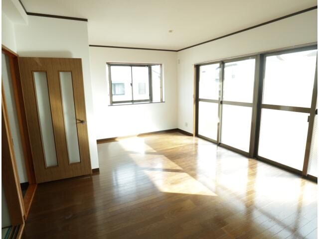 富雄駅 徒歩8分 2階の居室