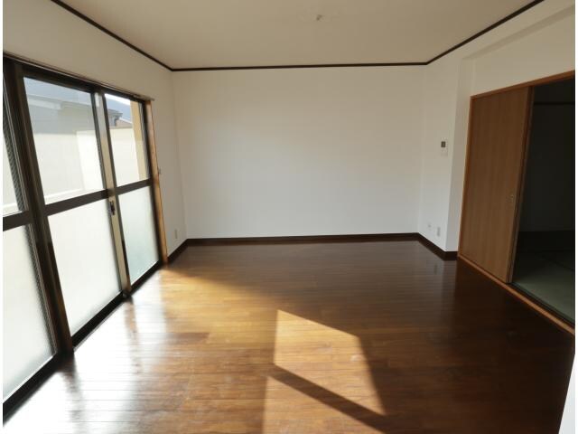 富雄駅 徒歩8分 2階の居室