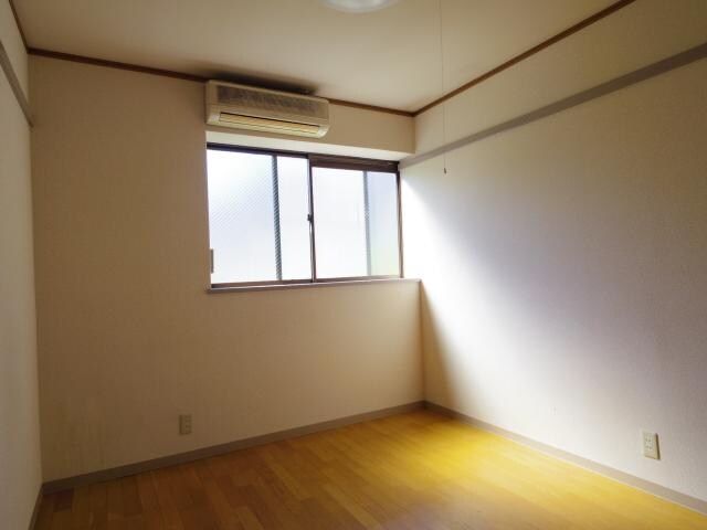 物件内観写真8　(同タイプの別部屋)