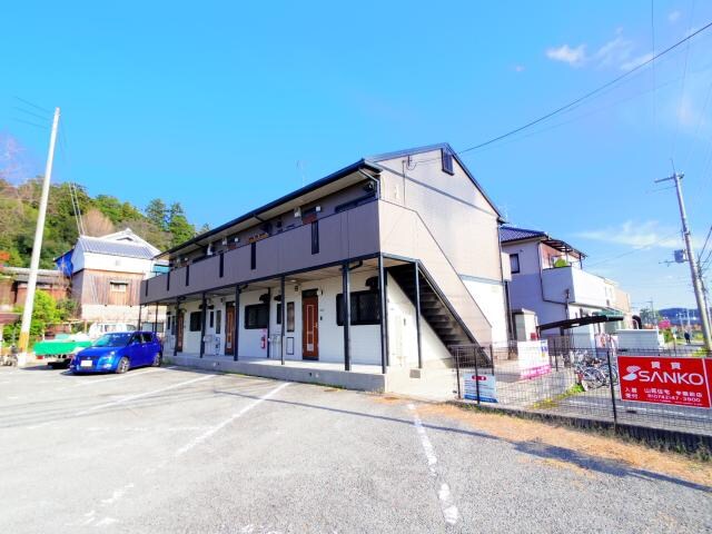 富雄駅 徒歩10分 1階の駐車場