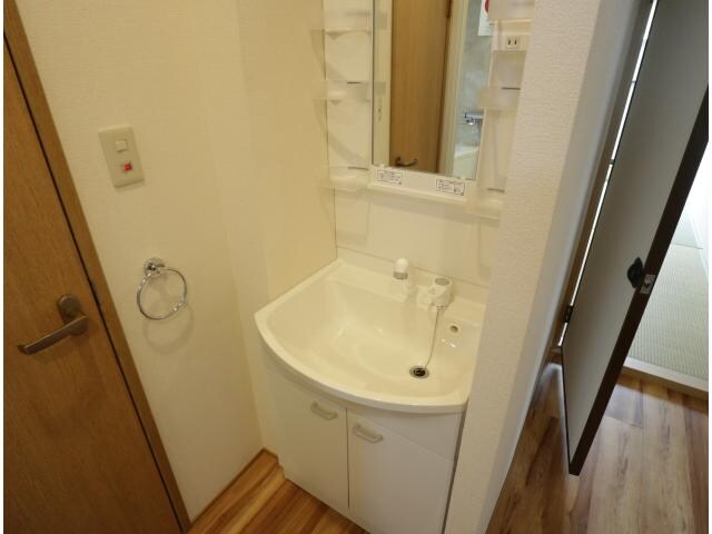 富雄駅 徒歩10分 2階の洗面・脱衣所