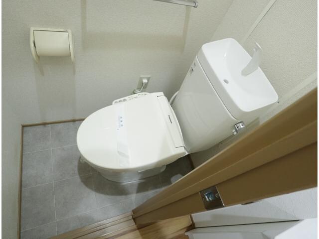 富雄駅 徒歩10分 1階のトイレ
