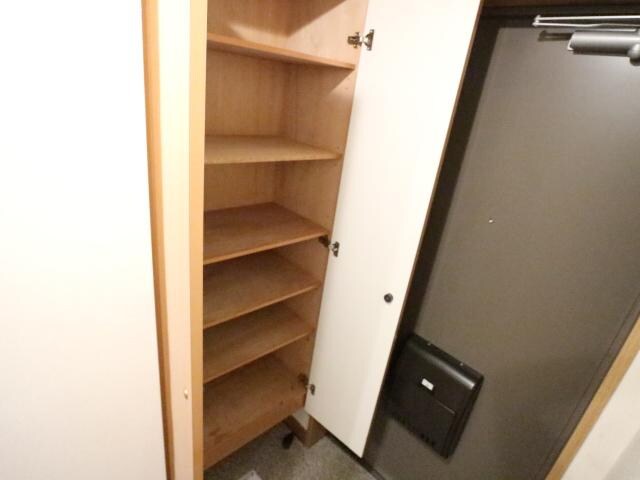 学園前駅 バス12分　松陽台2丁目下車：停歩3分 1階の玄関周り