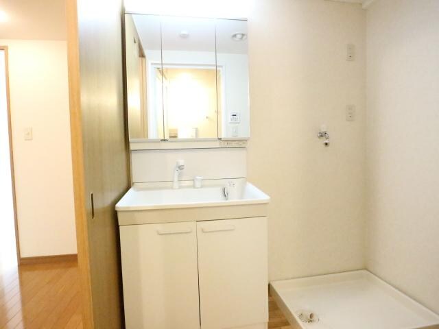 学園前駅 バス12分　松陽台2丁目下車：停歩3分 1階の洗面・脱衣所