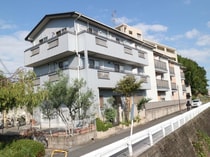 近鉄難波線・奈良線 富雄駅 3階建 築20年の外観写真