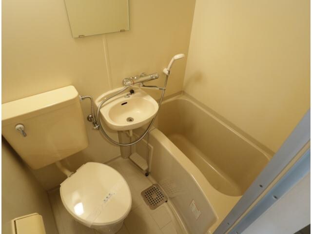 富雄駅 徒歩3分 2階のバス