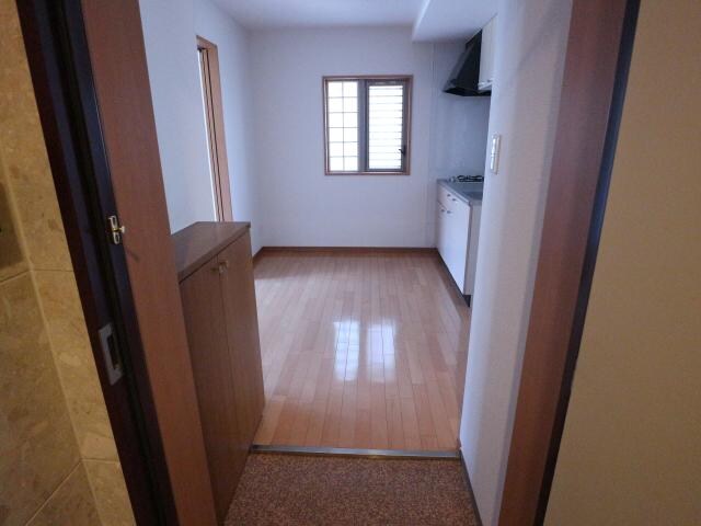 富雄駅 徒歩4分 1階の玄関周り