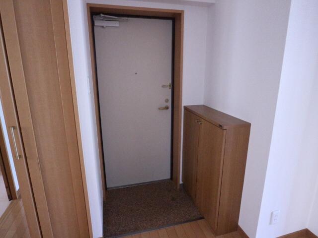 富雄駅 徒歩4分 1階の玄関周り