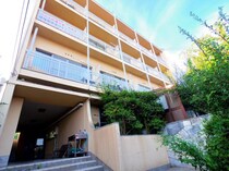 近鉄難波線・奈良線 富雄駅 4階建 築58年の外観写真