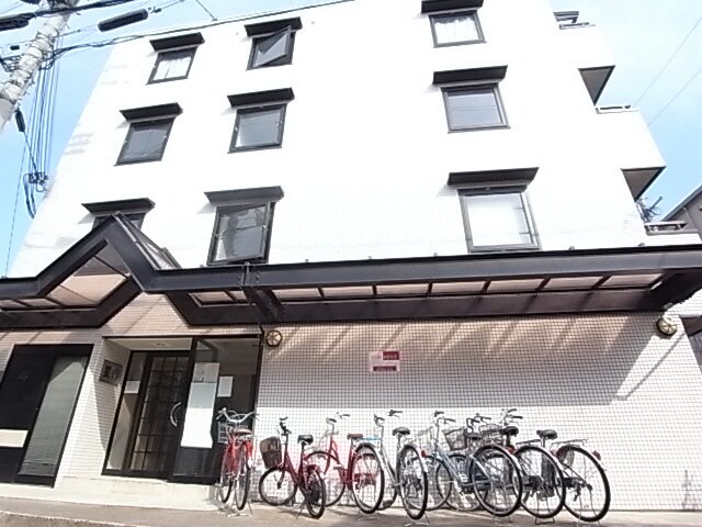 富雄駅 徒歩3分 1階の外観