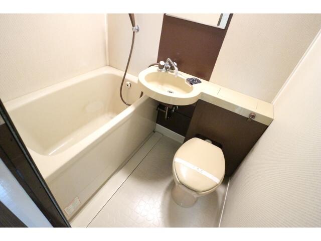 富雄駅 徒歩3分 1階のバス