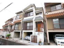 近鉄難波線・奈良線 富雄駅 3階建 築45年の外観写真