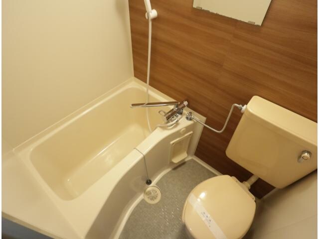 富雄駅 徒歩4分 1階のバス