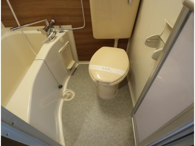 富雄駅 徒歩4分 1階のトイレ