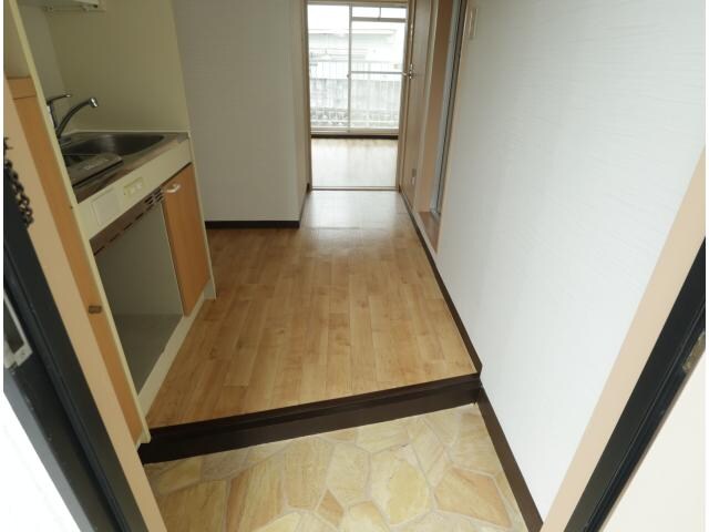 富雄駅 徒歩4分 2階の玄関周り