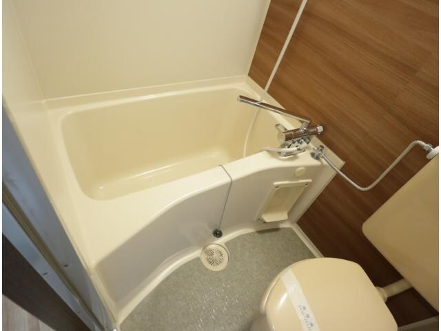 富雄駅 徒歩4分 1階のバス