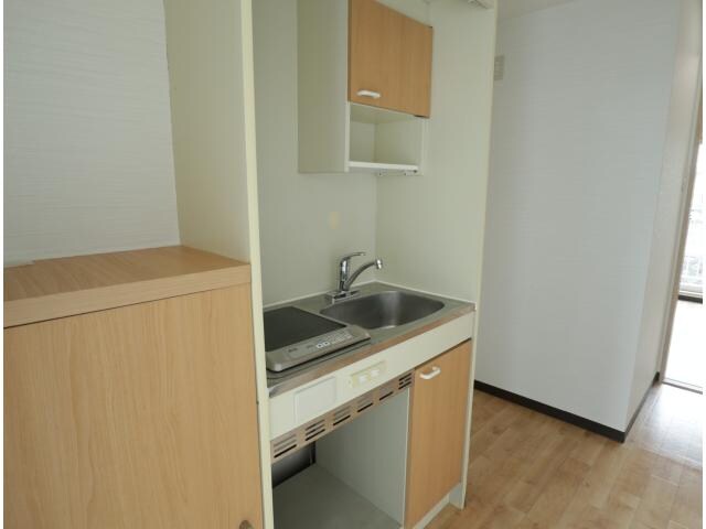 富雄駅 徒歩4分 2階のキッチン