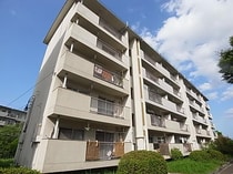 近鉄難波線・奈良線 富雄駅 5階建 築58年の外観写真