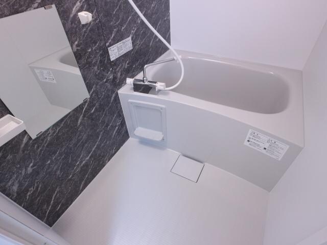 富雄駅 徒歩3分 2階のバス