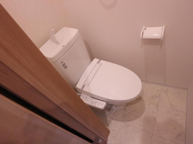 富雄駅 徒歩3分 2階のトイレ