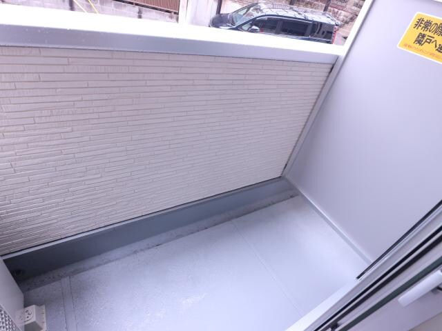 富雄駅 徒歩3分 2階のベランダ・バルコニー・庭