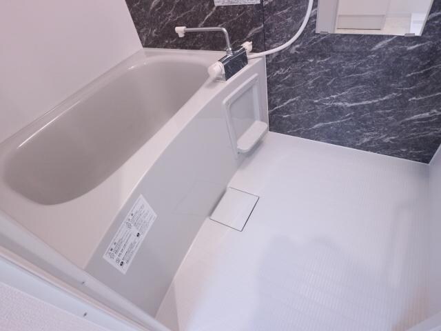 富雄駅 徒歩3分 2階のバス